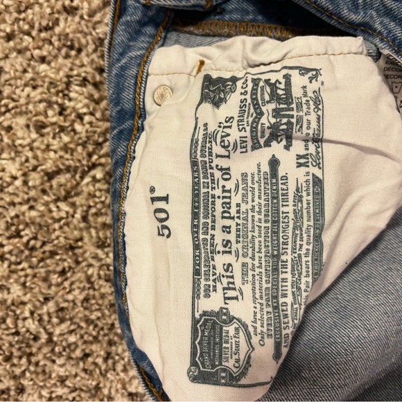 Levi’s 501 Distressed Blue Jeans - Picture 4 of 4
